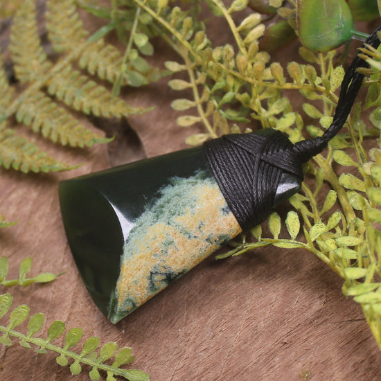 Flower Jade Pounamu Toki
