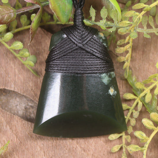 Flower Jade Pounamu Toki