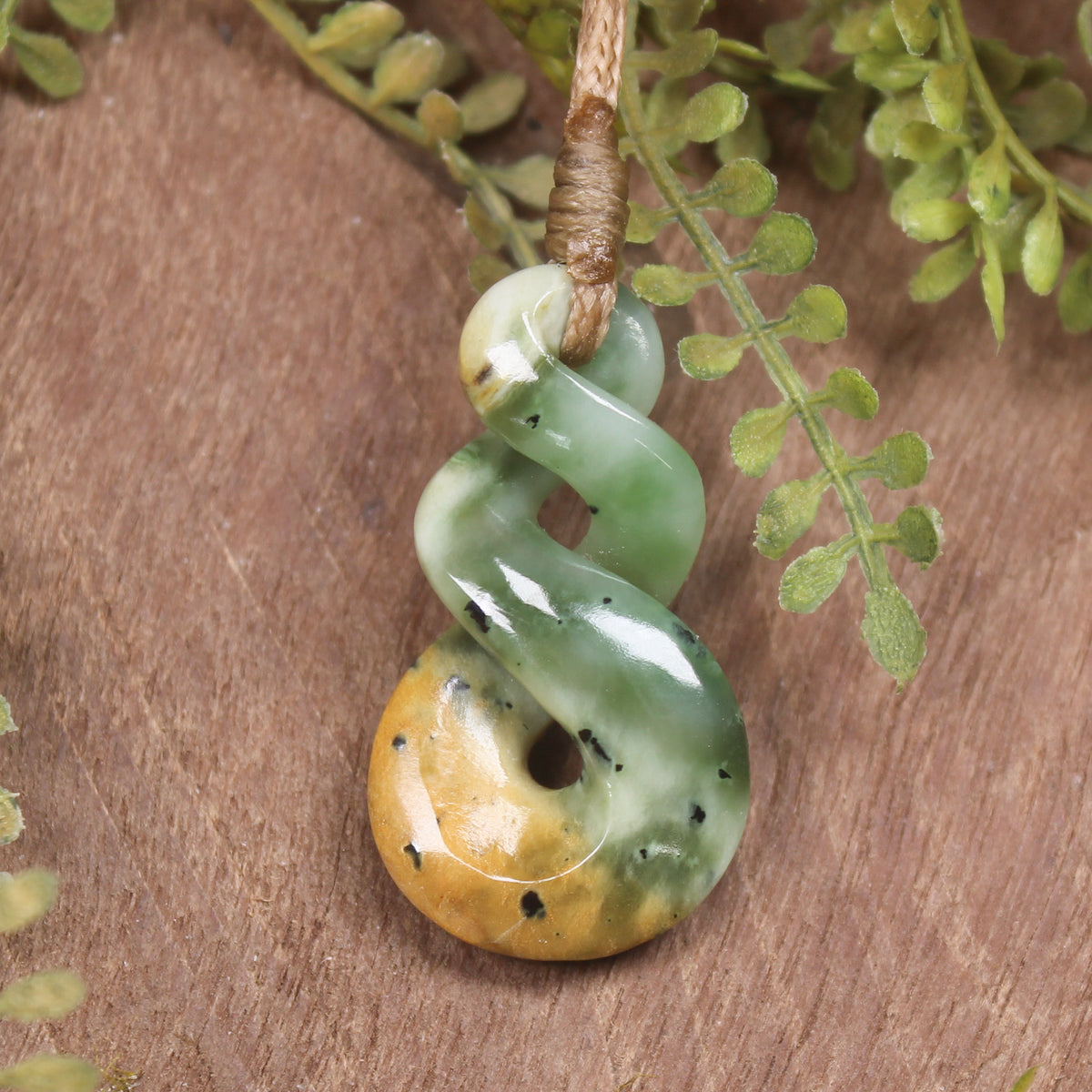 Twist or Pikorua carved from Flower Jade Pounamu - NZ Greenstone