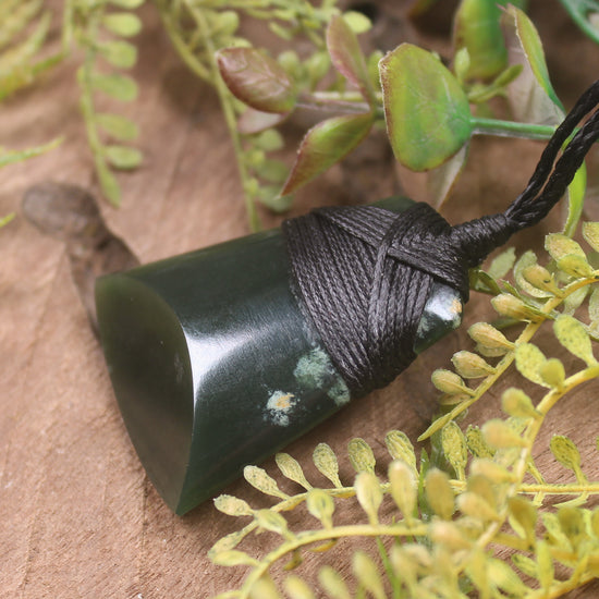 Flower Jade Pounamu Toki