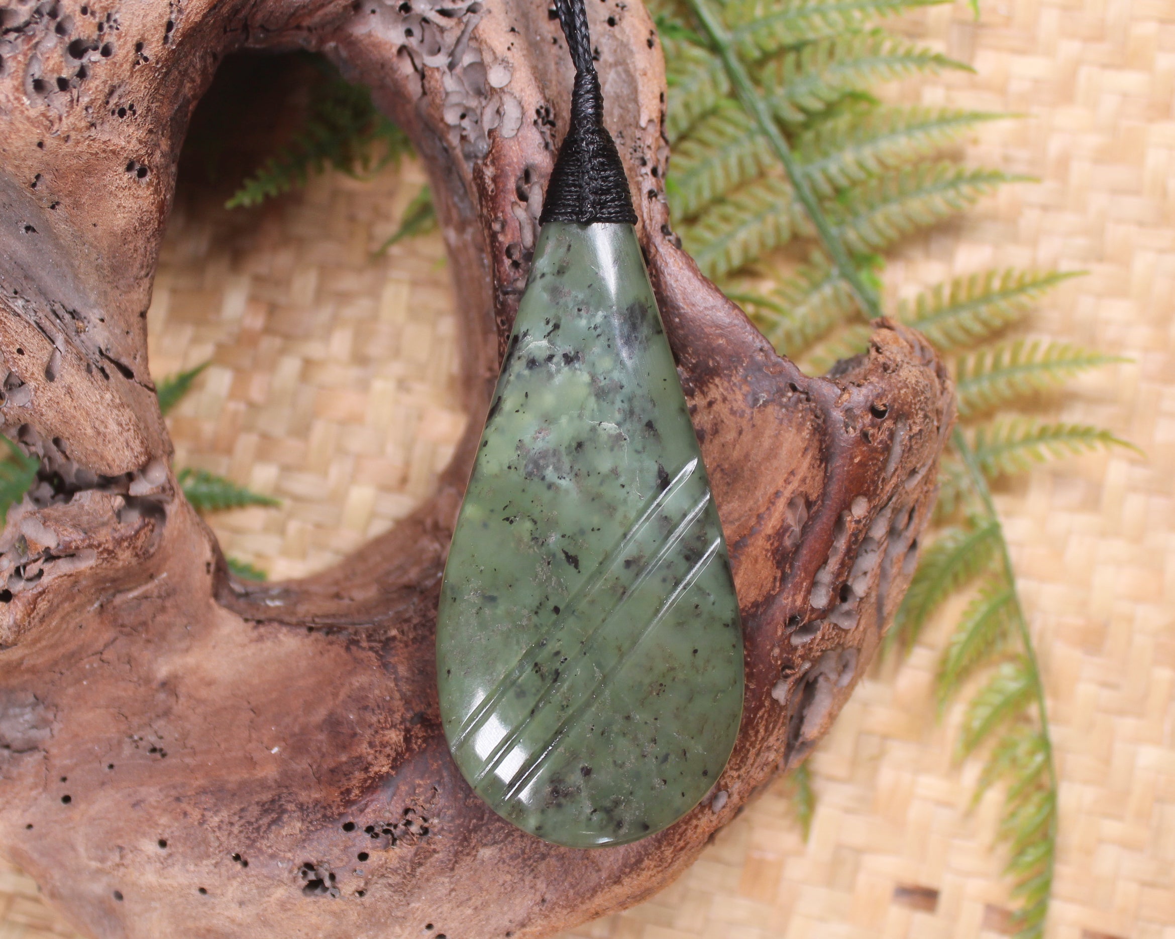 Rimu Pounamu Roimata Pendant - NZ Greenstone