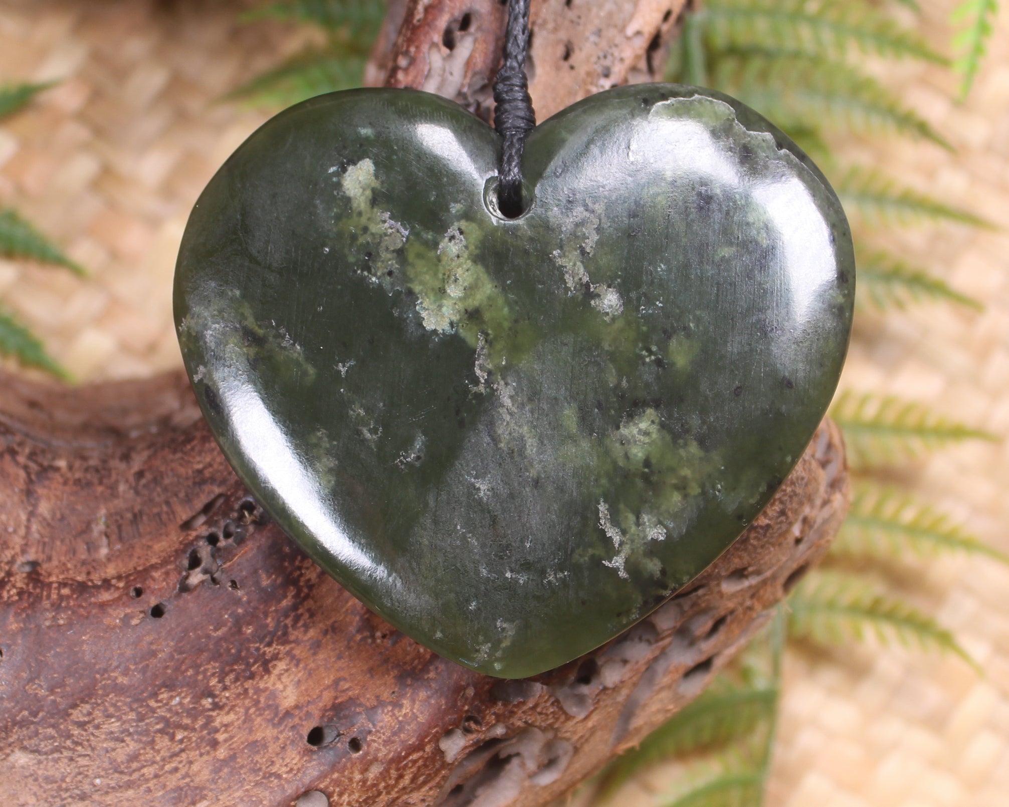 Heart carved from Rimu Pounamu - NZ Greenstone