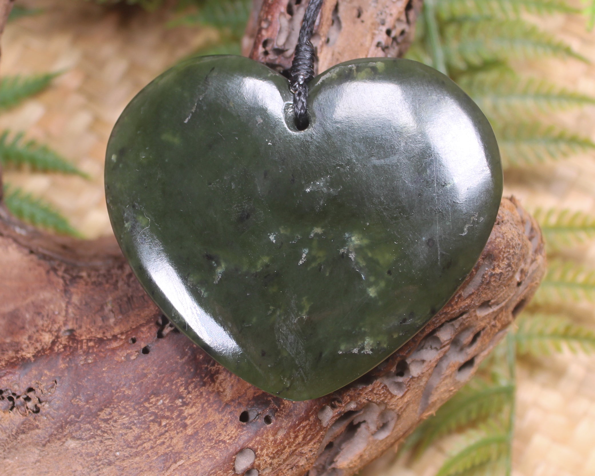 Heart carved from Rimu Pounamu - NZ Greenstone