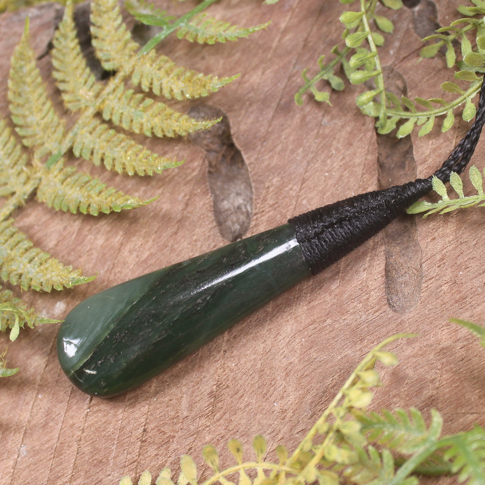 Kawakawa Pounamu Roimata Pendant - NZ Greenstone