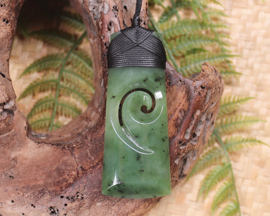 Toki or Adze with Koru carved from Hapopo Pounamu - NZ Greenstone