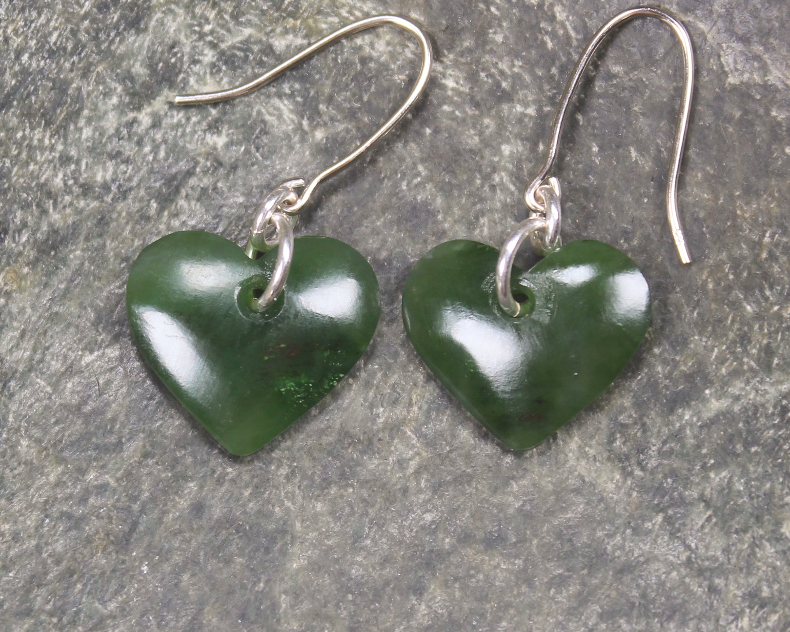 Heart Earrings carved from Kawakawa Pounamu - NZ Greenstone