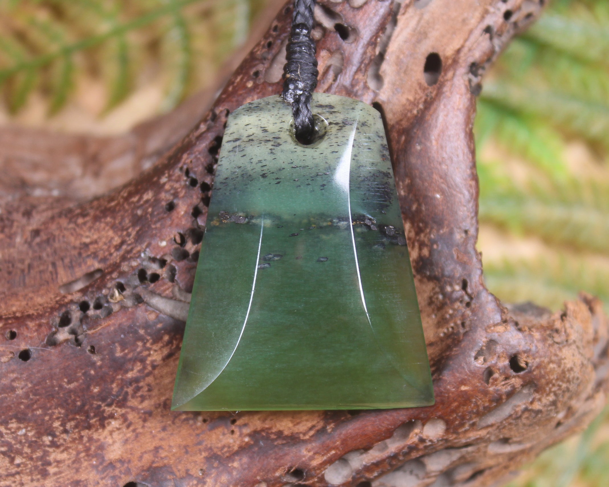 Toki or Adze Pendant carved from Tangiwai Pounamu - NZ Greenstone
