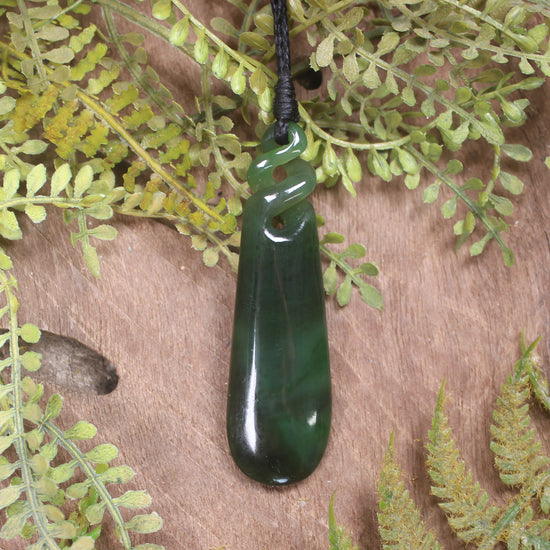 Roimata with Twist carved from Kawakawa Pounamu - NZ Greenstone