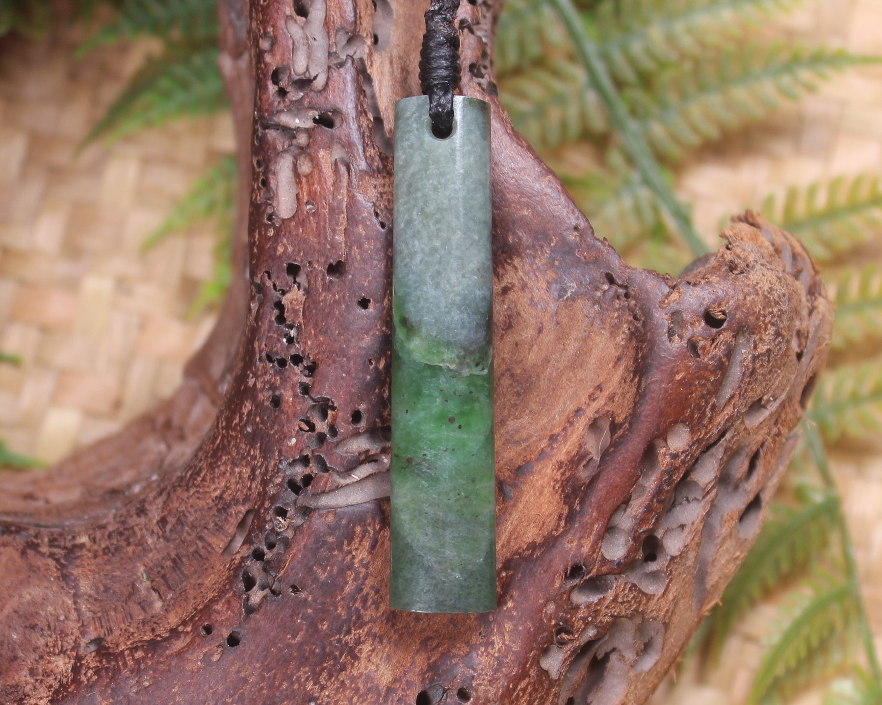 Roimata Teardrop carved from Hapopo Pounamu - NZ Greenstone