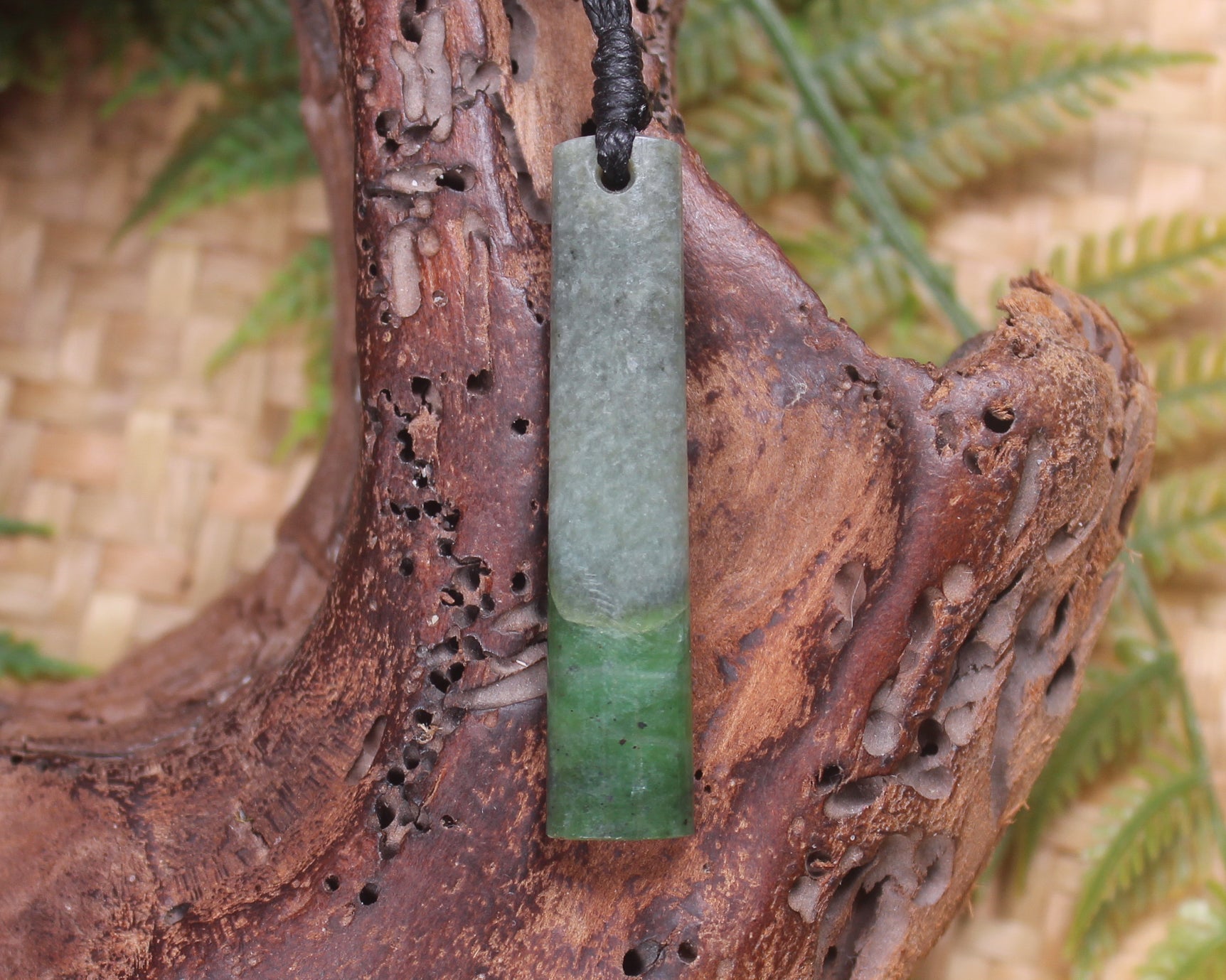 Roimata Teardrop carved from Hapopo Pounamu - NZ Greenstone