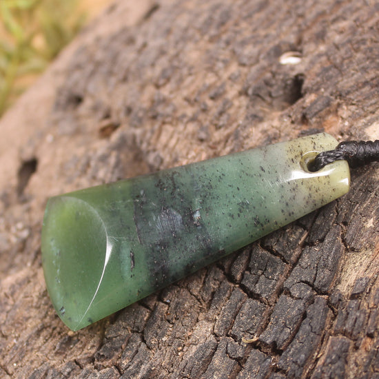Toki or Adze Pendant carved from Tangiwai Pounamu - NZ Greenstone