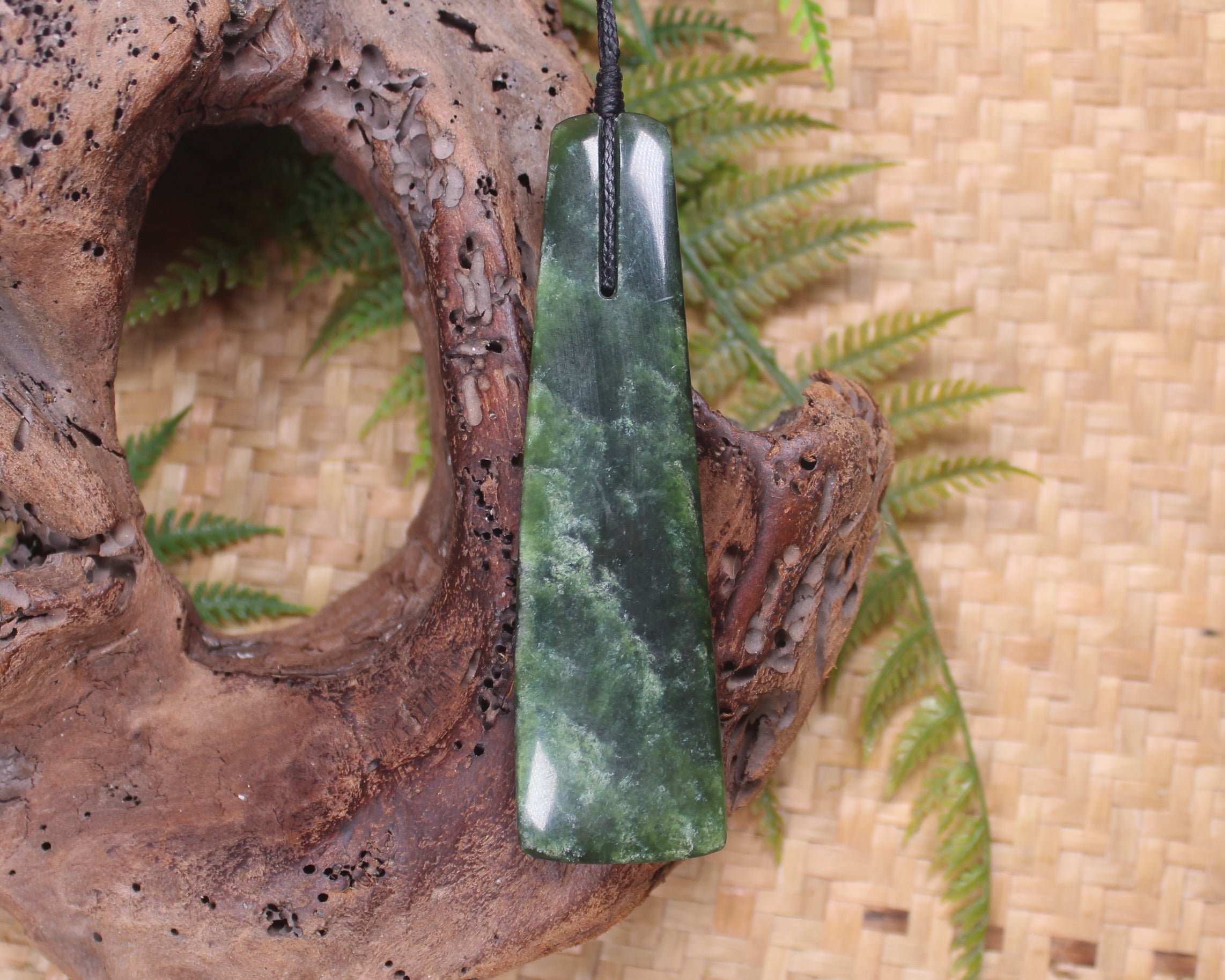 Kawakawa Pounamu Toki