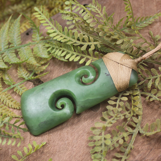 Hapopo Pounamu Toki with Koru - NZ Greenstone