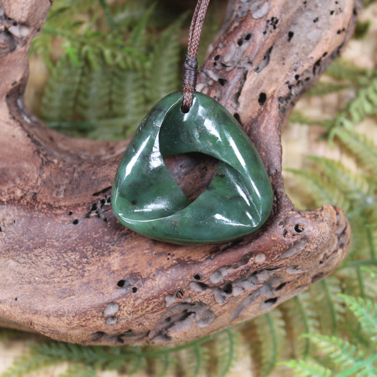 Mobius Ribbon Pendant carved from Hapopo Pounamu - NZ Greenstone