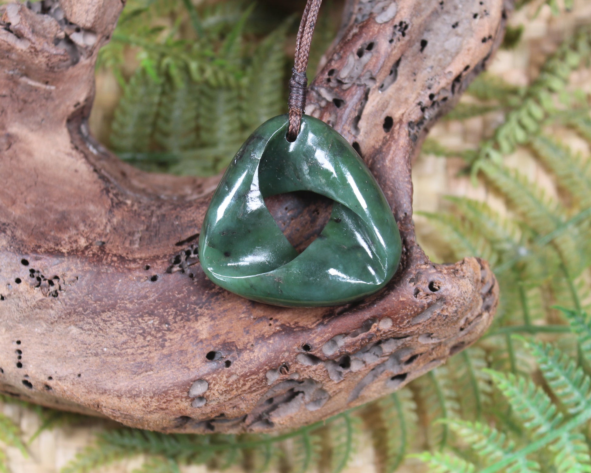 Mobius Ribbon Pendant carved from Hapopo Pounamu - NZ Greenstone