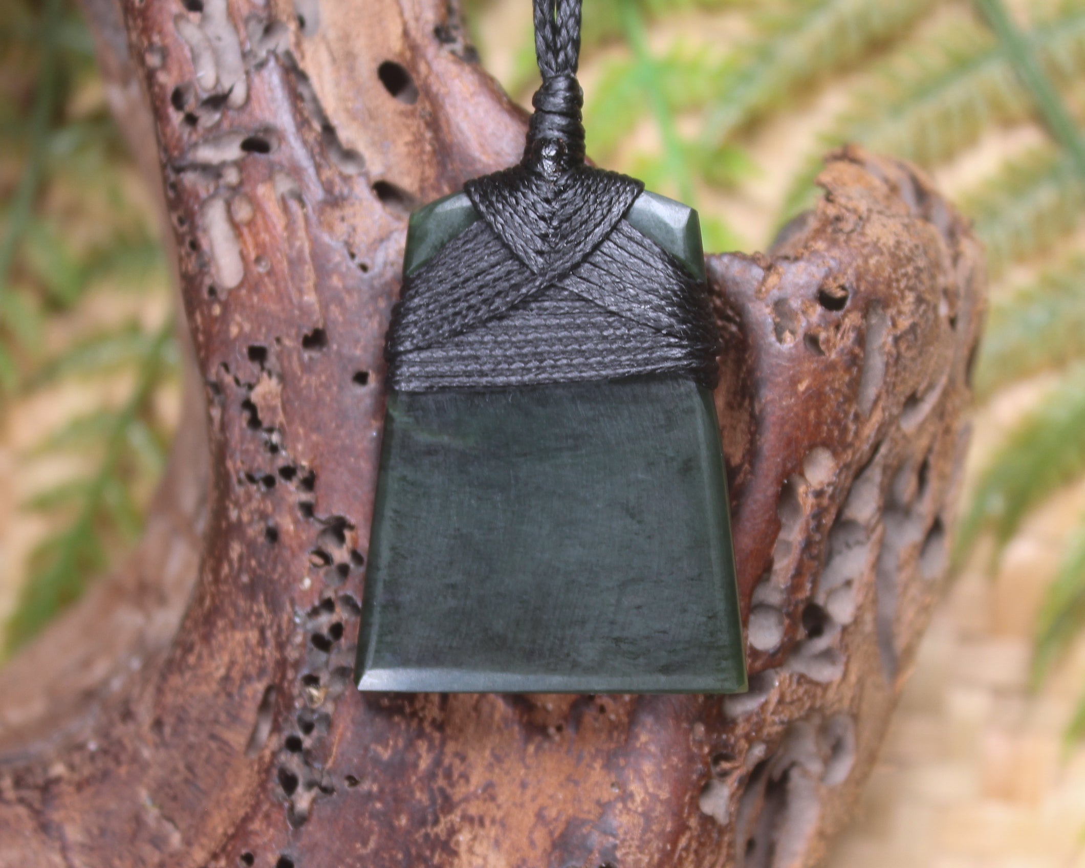 Kawakawa Pounamu Toki