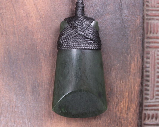 Kawakawa Pounamu Toki