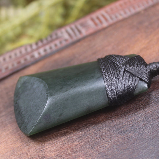 Kawakawa Pounamu Toki