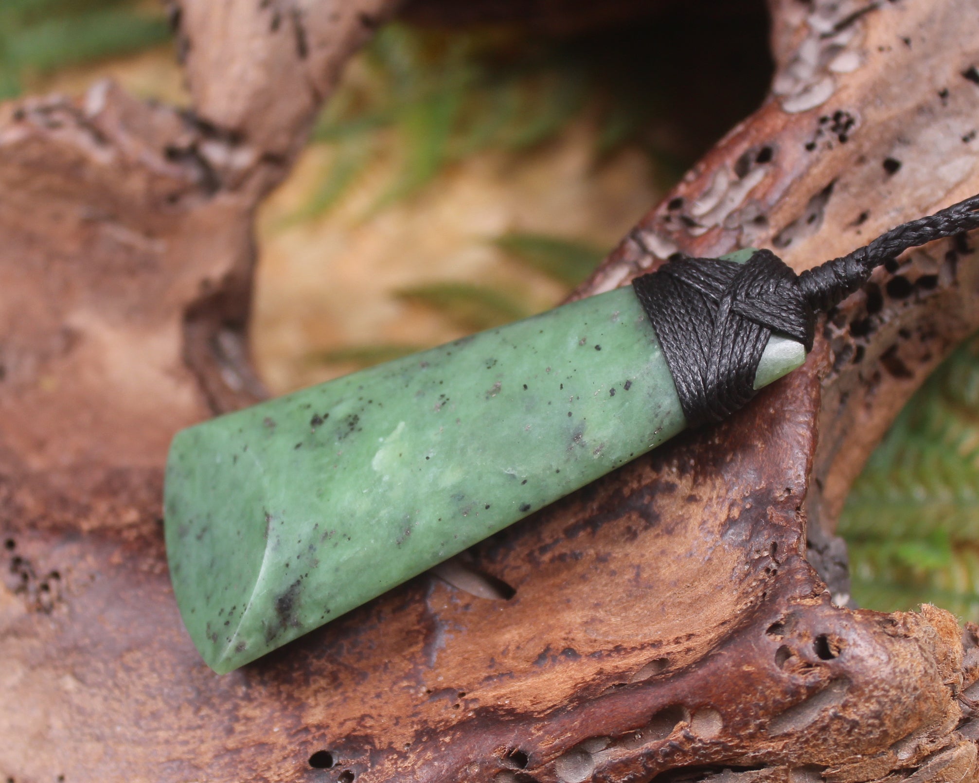 Hapopo Pounamu Toki - NZ Greenstone