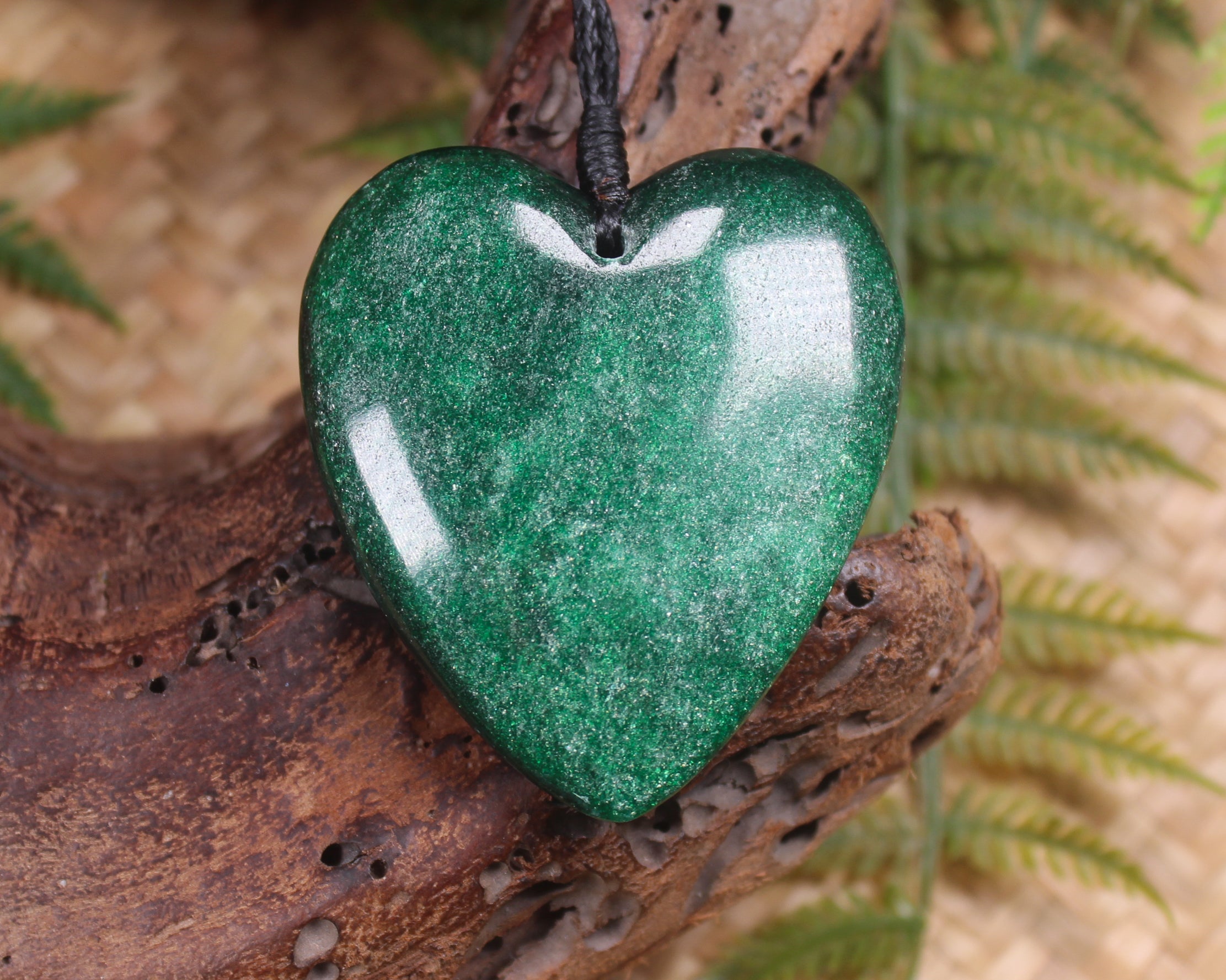 NZ Fuchsite heart