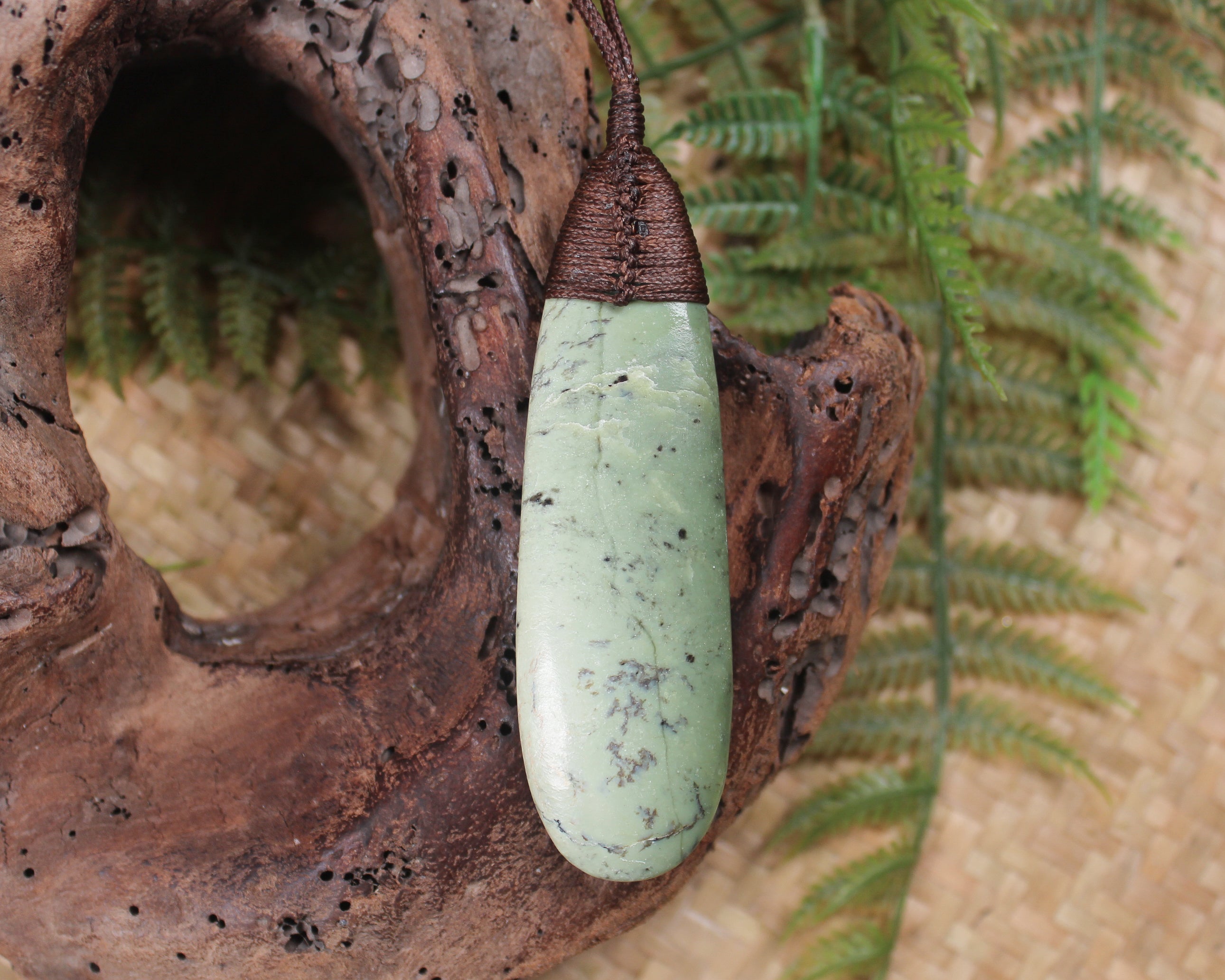 Kawakawa Pounamu Roimata Pendant - NZ Greenstone