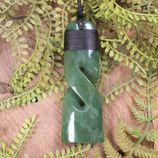 Hapopo Pounamu Toki Twist - NZ Greenstone