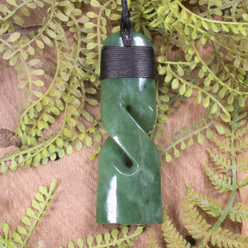 Hapopo Pounamu Toki Twist - NZ Greenstone