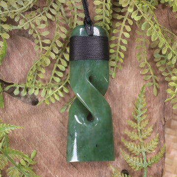 Hapopo Pounamu Toki Twist - NZ Greenstone