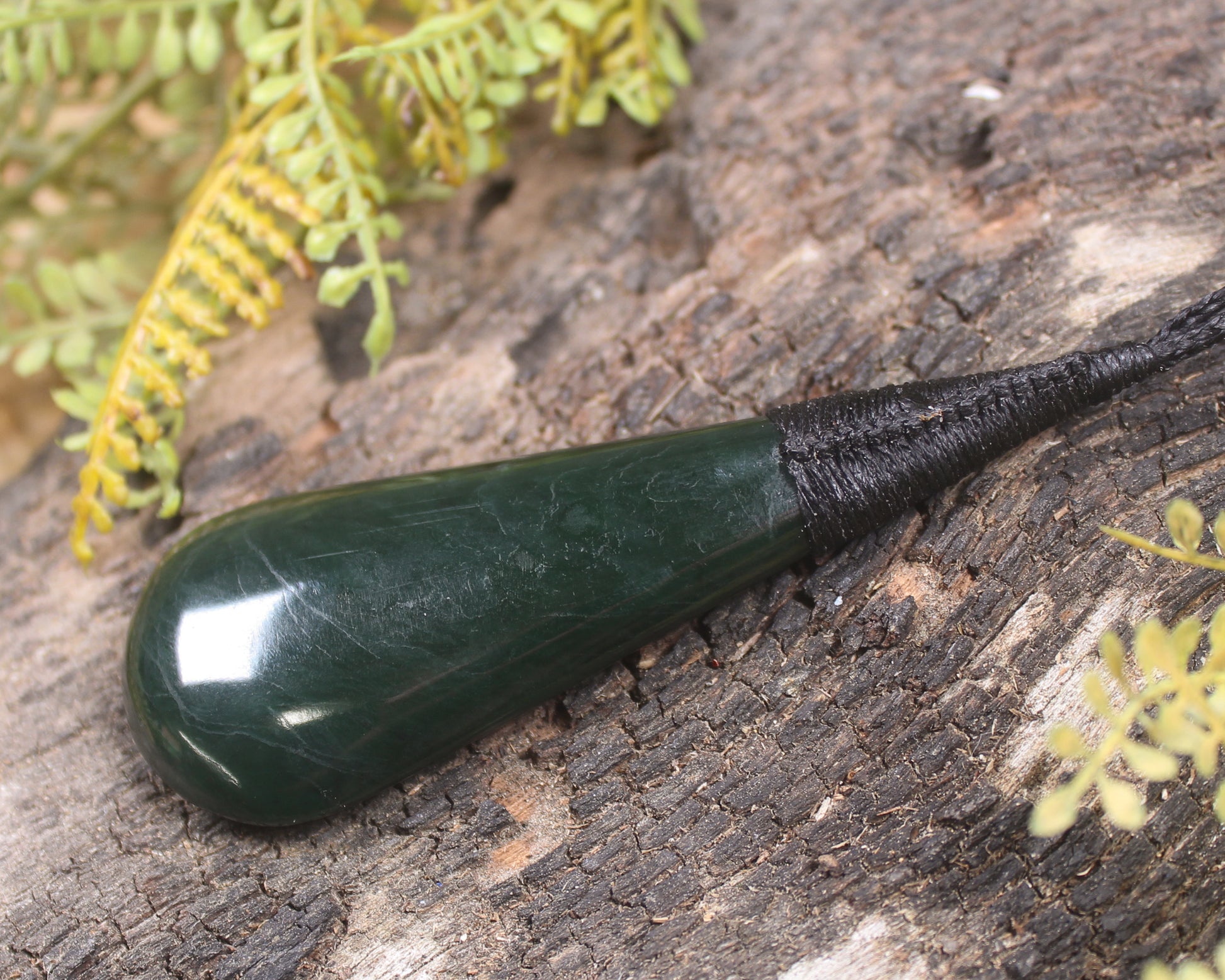Kawakawa Pounamu Roimata Pendant - NZ Greenstone