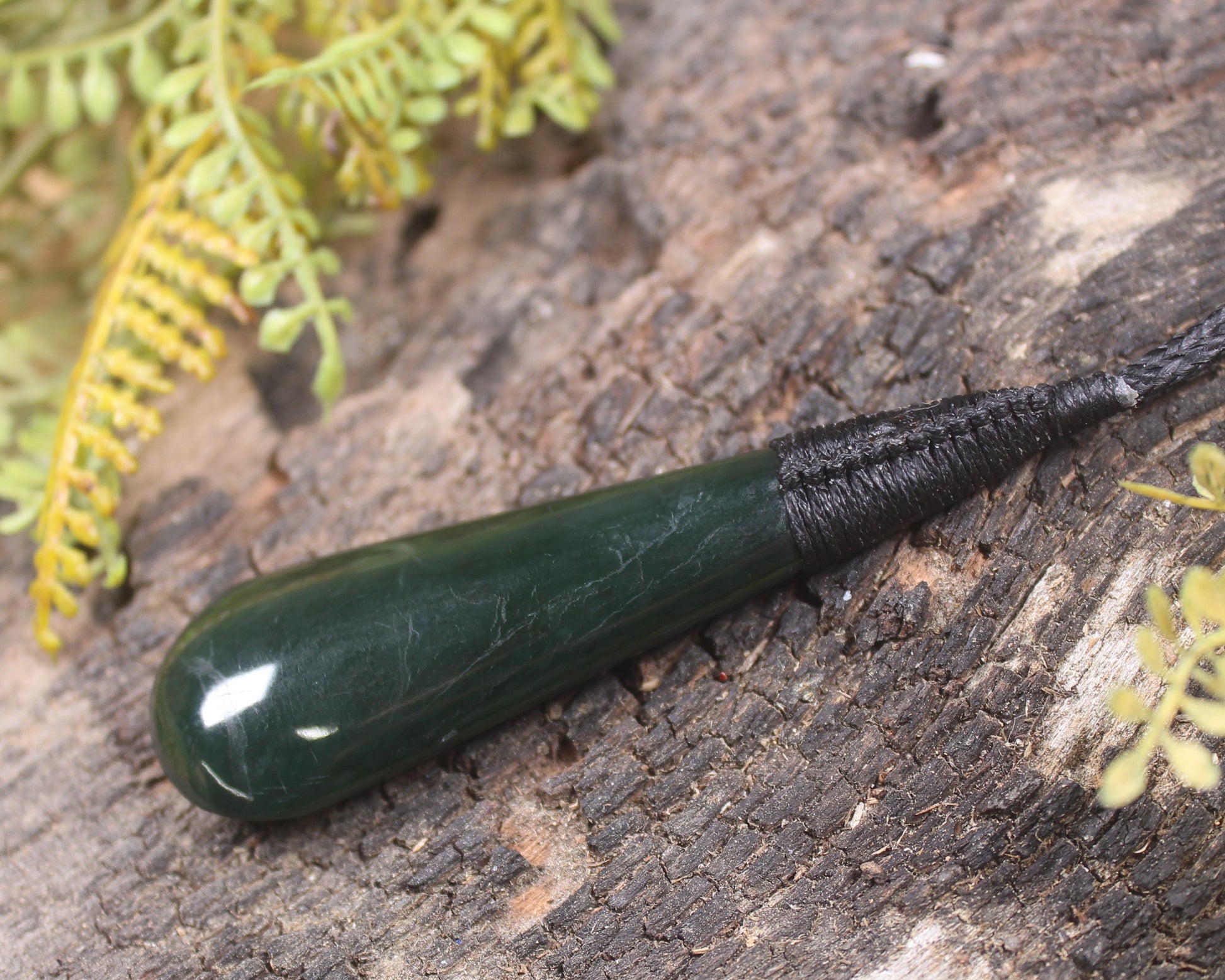 Kawakawa Pounamu Roimata Pendant - NZ Greenstone