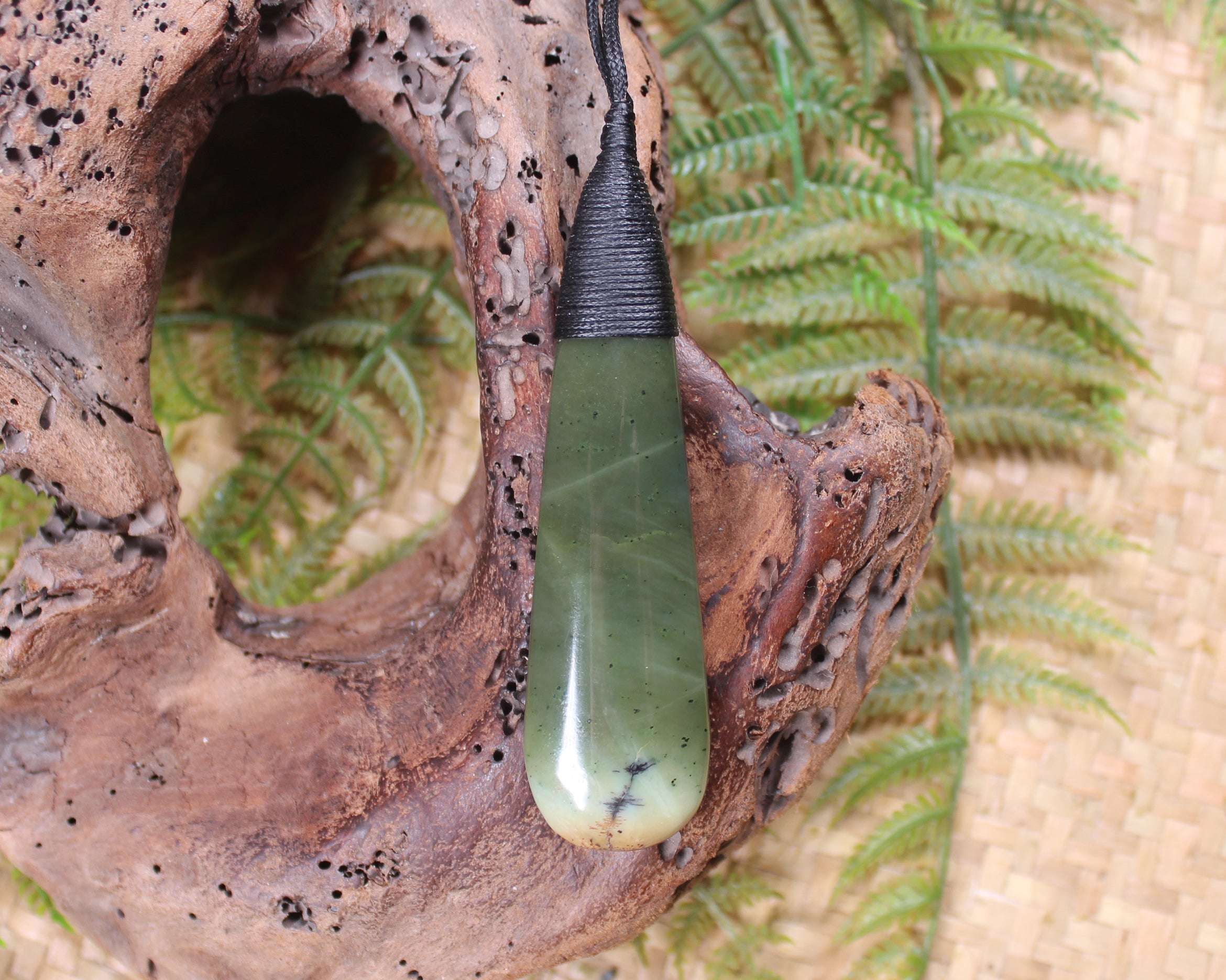 Roimata Teardrop carved from Inanga Pounamu - NZ Greenstone