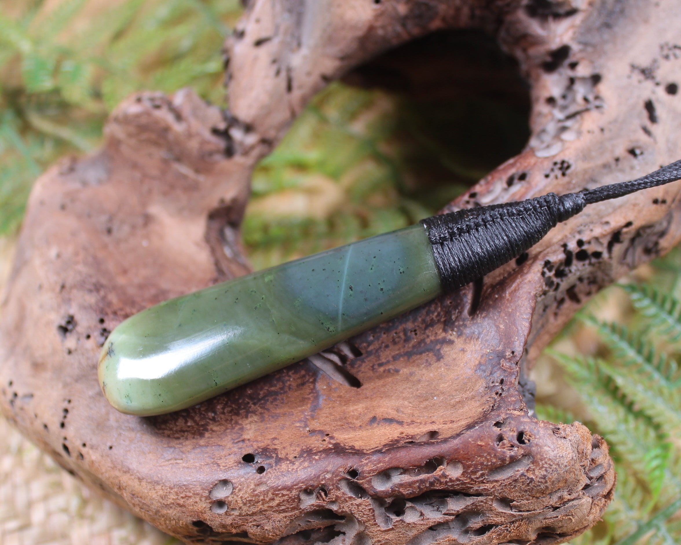 Roimata Teardrop carved from Inanga Pounamu - NZ Greenstone