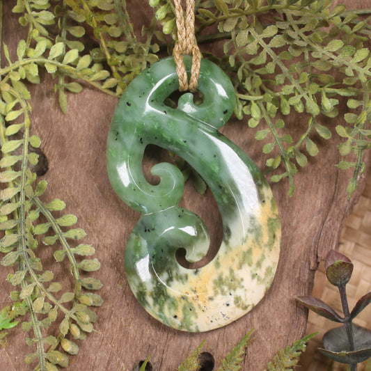 Hammerhead pendant carved from Raukaraka Pounamu - NZ Greenstone