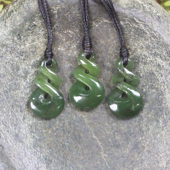 Hapopo Pounamu twist pendant - NZ Greenstone