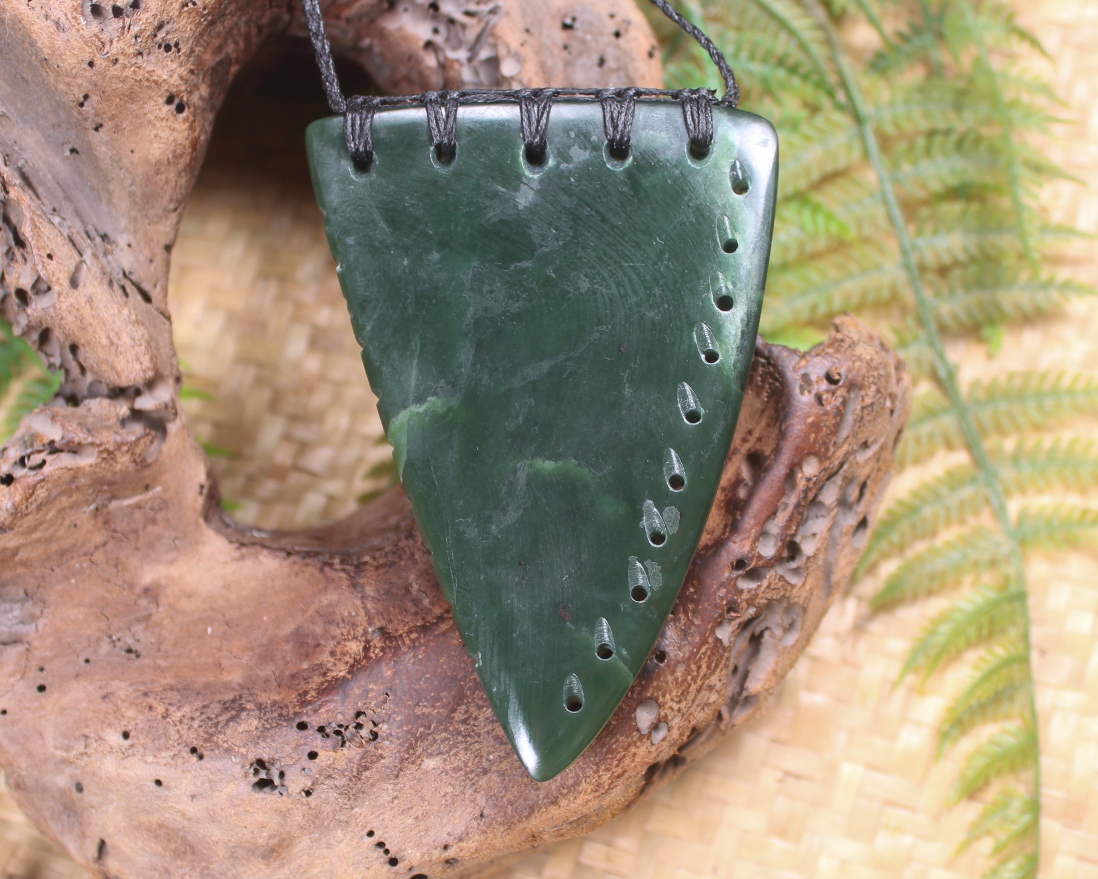 Taniwha Tooth or Niho carved from Kawakawa Pounamu - NZ Greenstone
