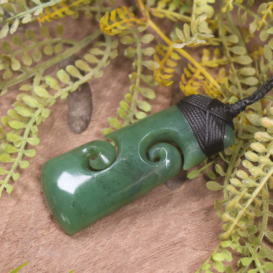 Hapopo Pounamu Toki with Koru - NZ Greenstone