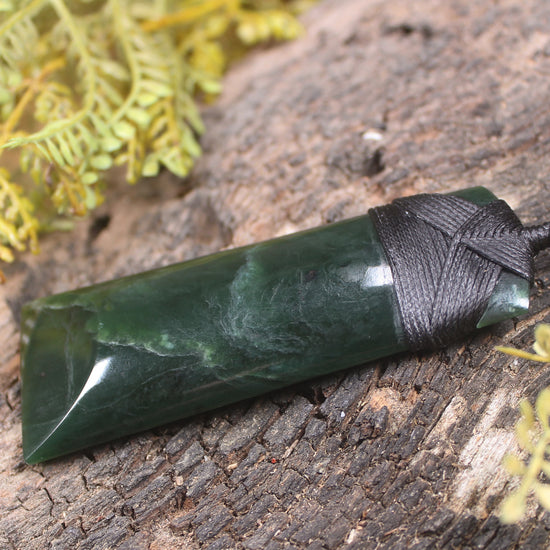 Kawakawa Pounamu Toki