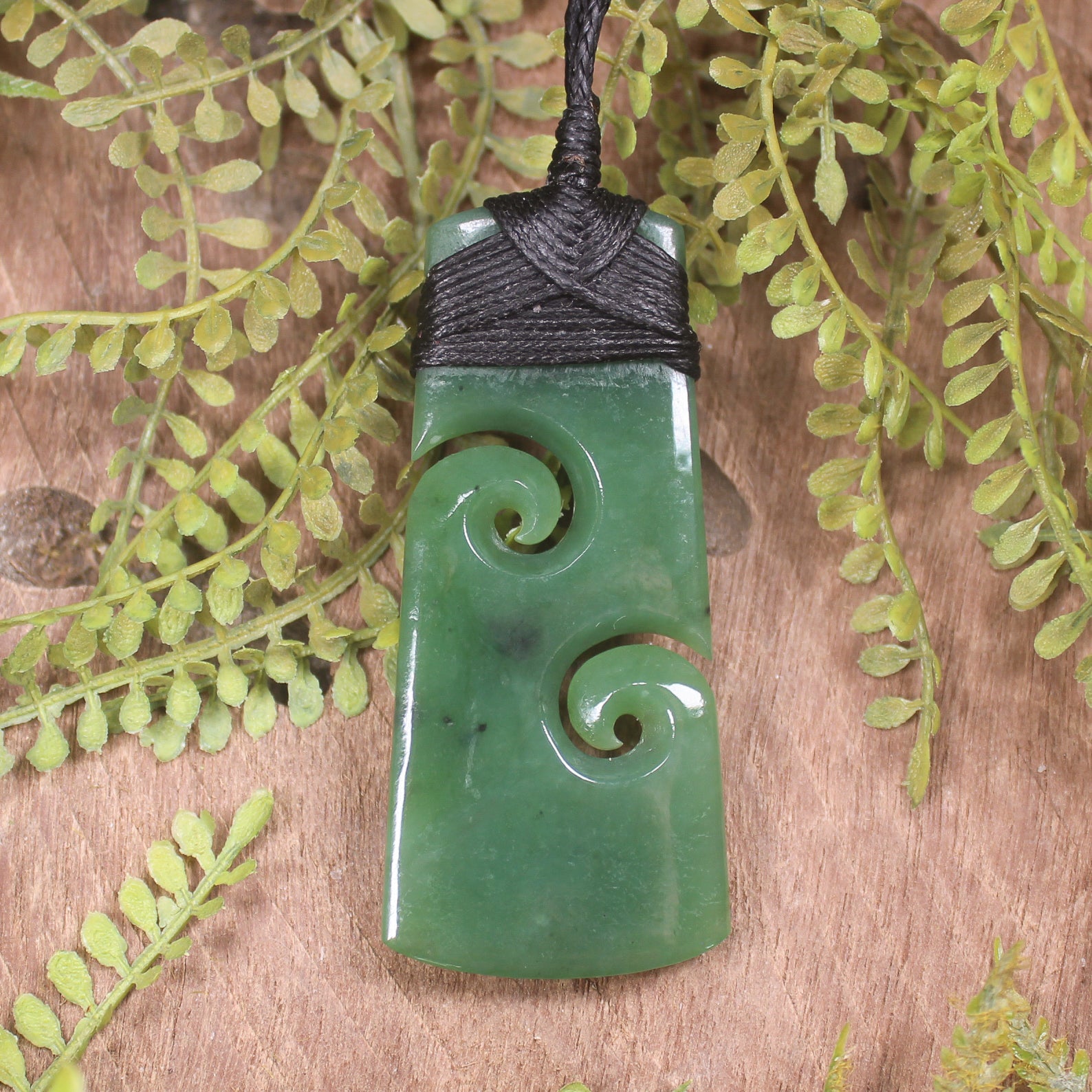 Hapopo Pounamu Toki with Koru - NZ Greenstone