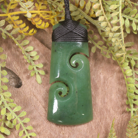 Hapopo Pounamu Toki with Koru - NZ Greenstone