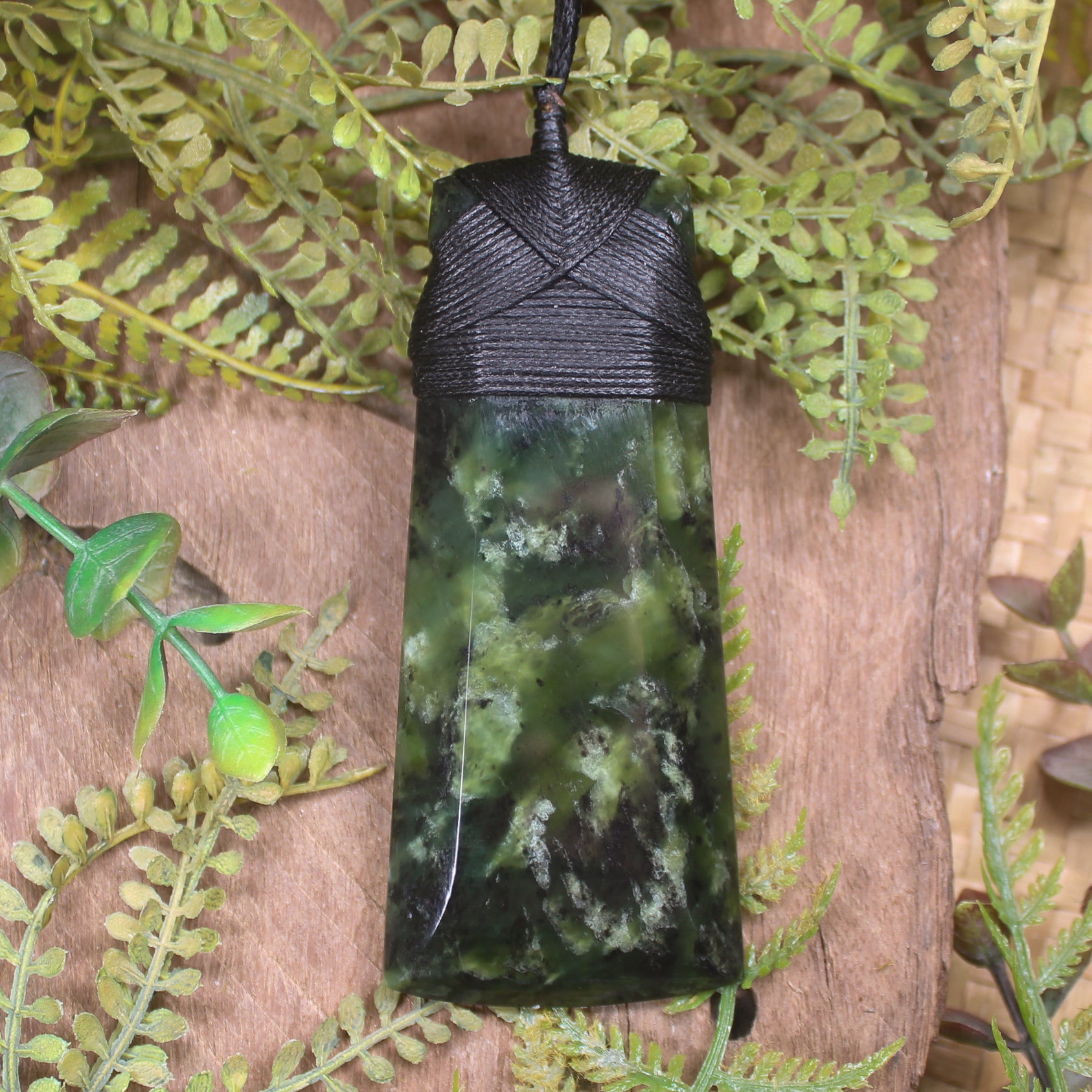 Rimu Pounamu Toki - NZ Greenstone
