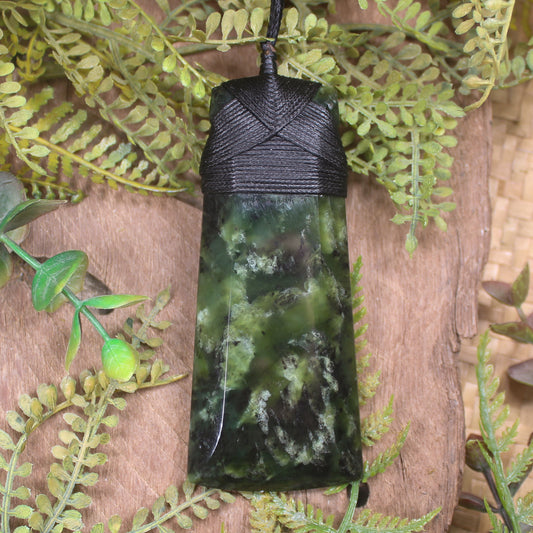 Rimu Pounamu Toki - NZ Greenstone