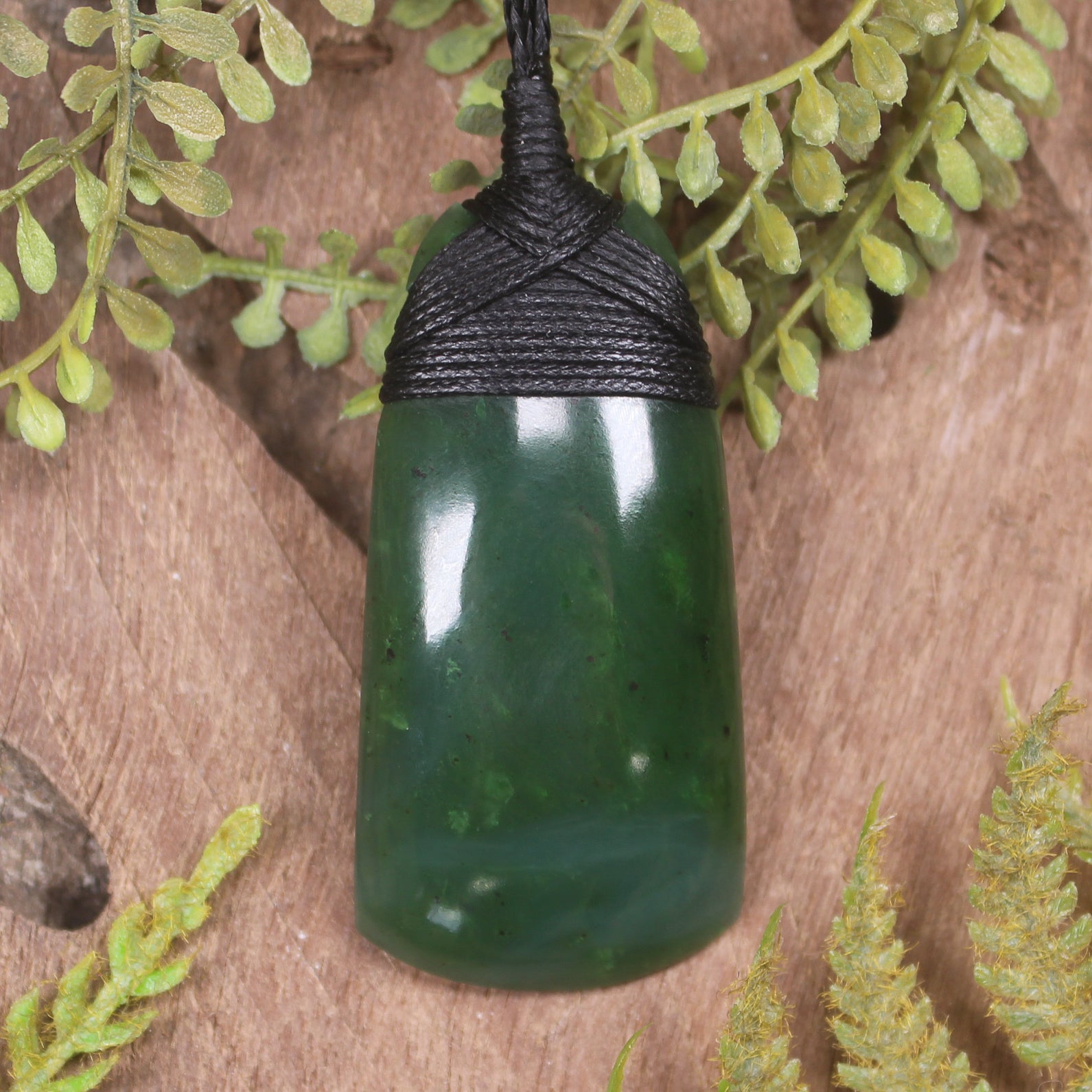 Hapopo Pounamu Toki - NZ Greenstone