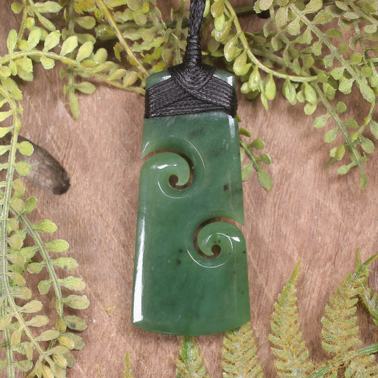 Toki with Koru pounamu pendant - NZ Greenstone