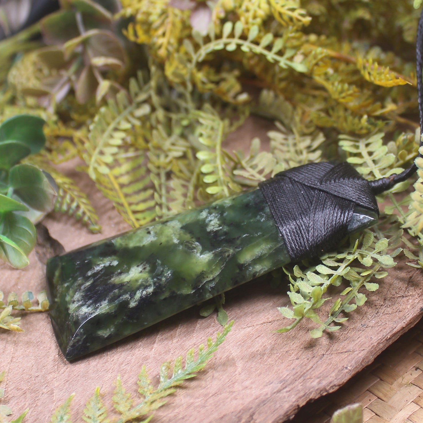 Rimu Pounamu Toki - NZ Greenstone