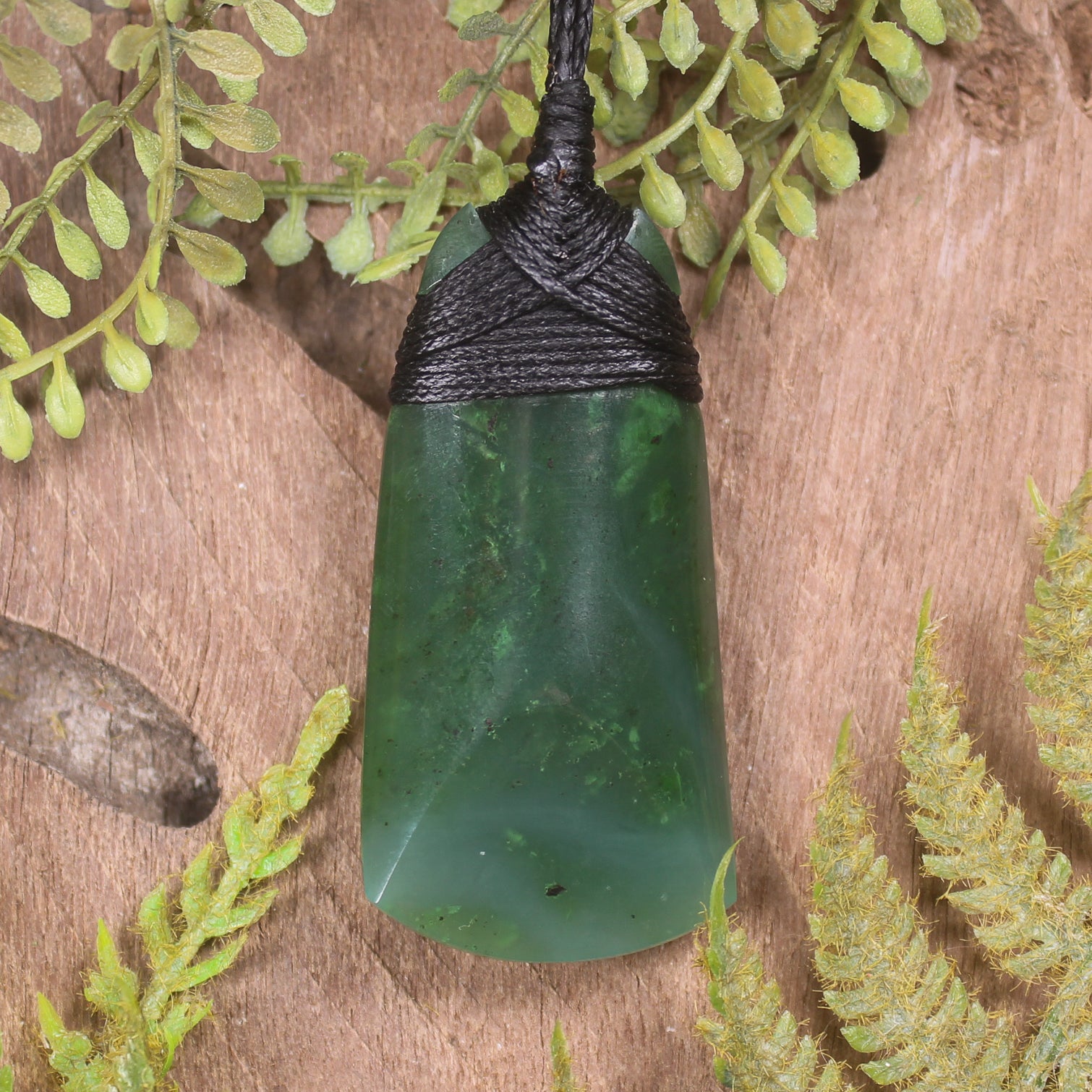 Hapopo Pounamu Toki - NZ Greenstone