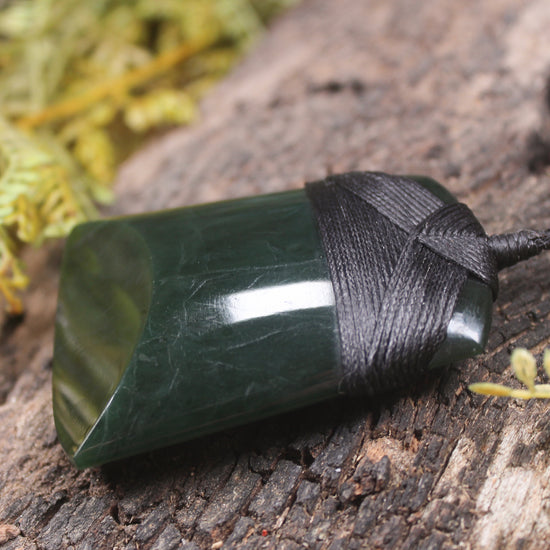 Kawakawa Pounamu Toki