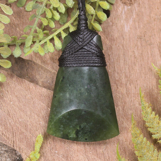 Kawakawa Pounamu Toki