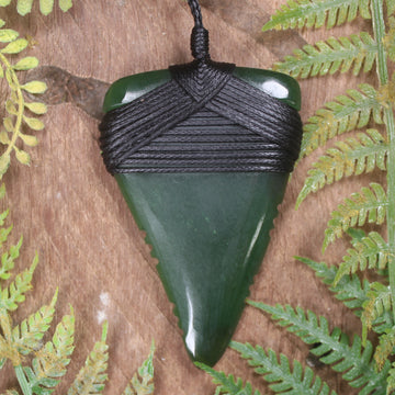 Tooth pendant carved from Kawakawa Pounamu - NZ Greenstone
