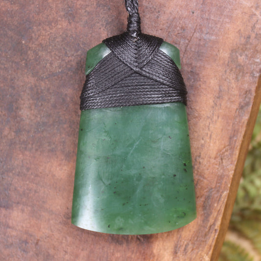 Hapopo Pounamu Toki - NZ Greenstone