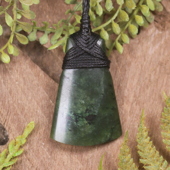 Kawakawa Pounamu Toki